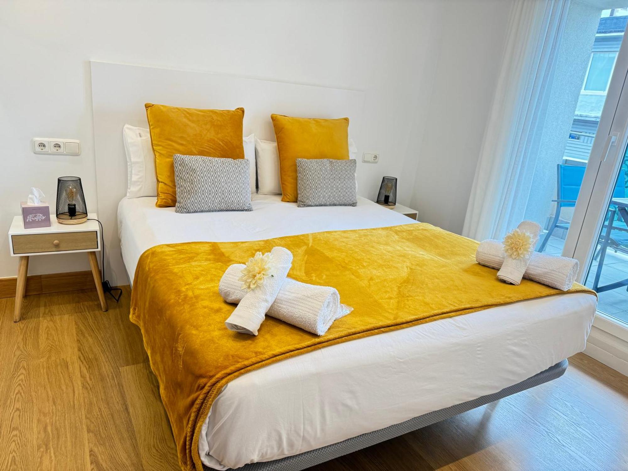 Mikain Terrace Cathedral View With Free Parking & Air Cond Apartment San Sebastian Bagian luar foto